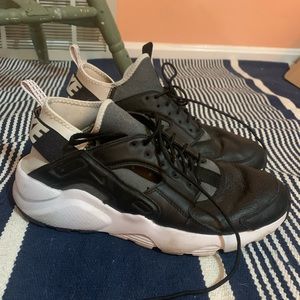 Size 12 US huaraches